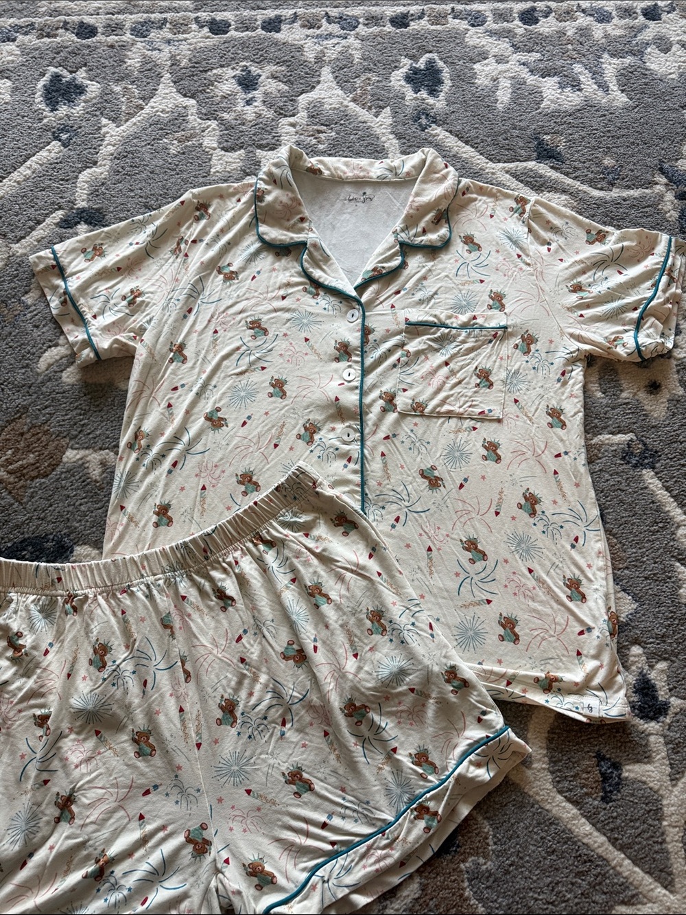 Love And Grow Clothing Co. Short Pajama Set Size Large